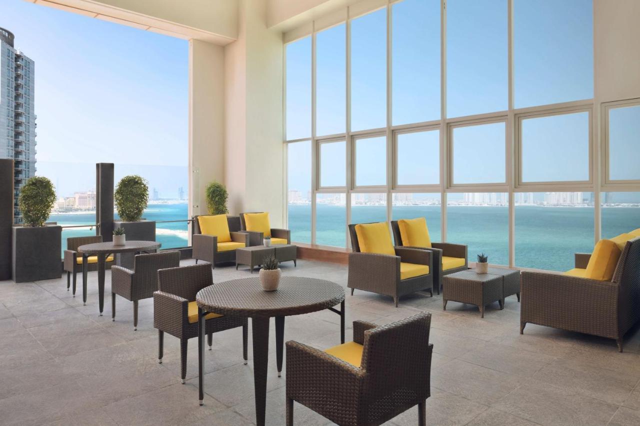 Delta Hotels By Marriott City Center Doha Bagian luar foto The View Lounge