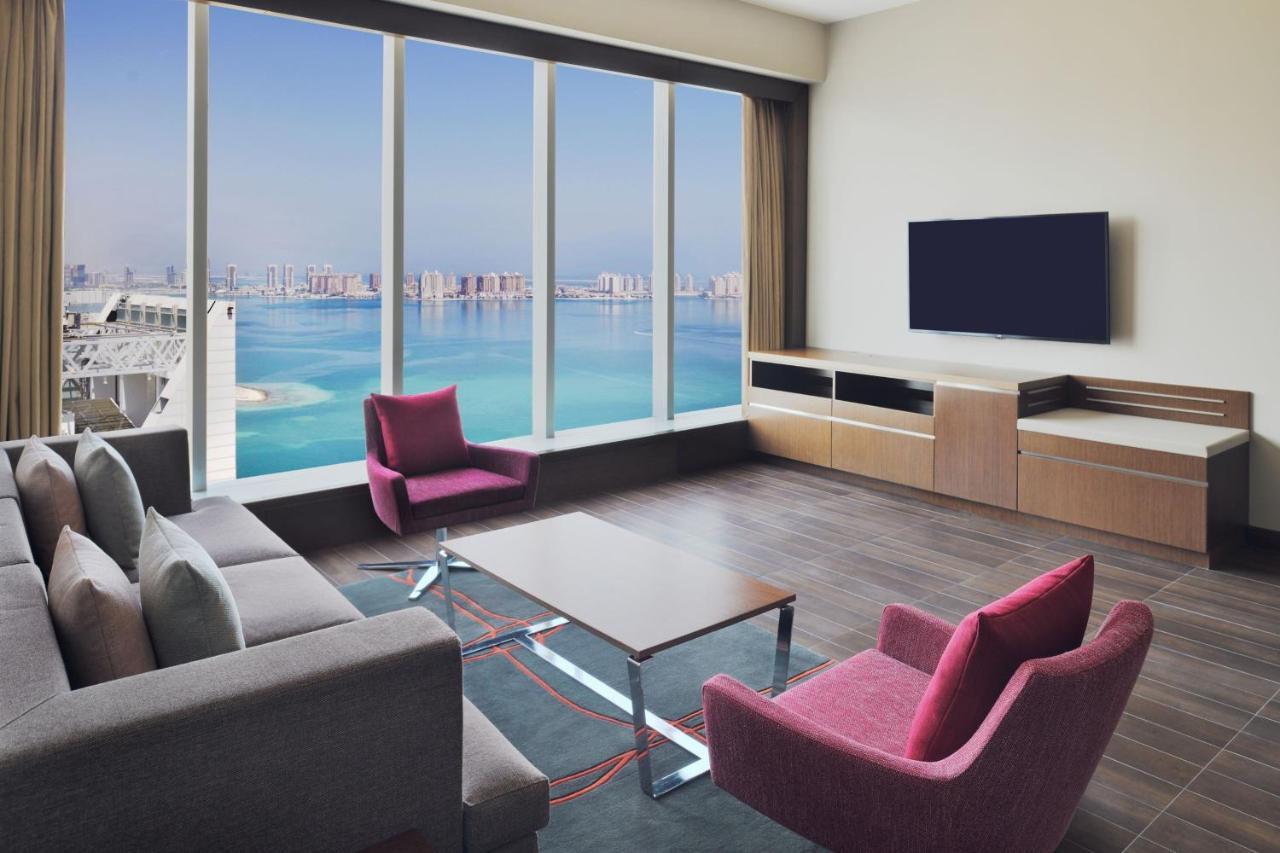 Delta Hotels By Marriott City Center Doha Bagian luar foto A living room in a typical apartment
