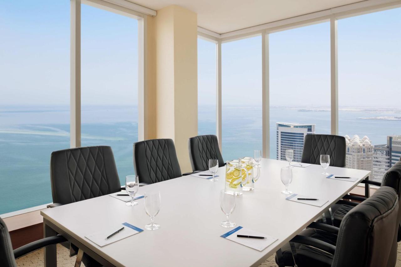 Delta Hotels By Marriott City Center Doha Bagian luar foto Boardroom