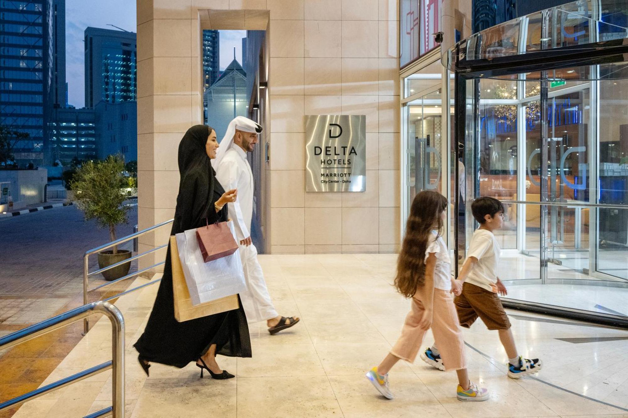 Delta Hotels By Marriott City Center Doha Bagian luar foto Entrance to the hotel