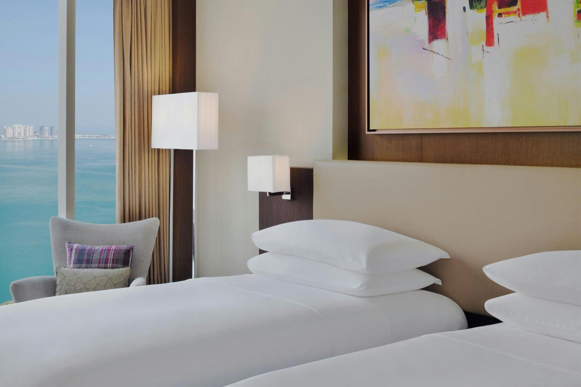 Delta Hotels By Marriott City Center Doha Bagian luar foto A guest room at the hotel
